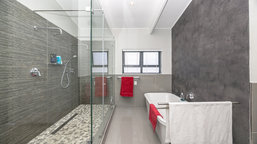 4 Bedroom Property for Sale in Parklands North Western Cape